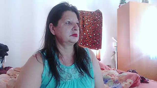 ExtasyMature live cam on StripChat