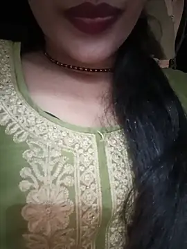 Eshwari_Chopra live cam on StripChat