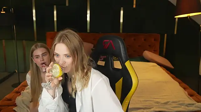 Rita_Moon054 live cam on StripChat