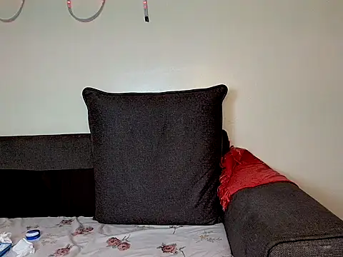 wildflower690 live cam on StripChat