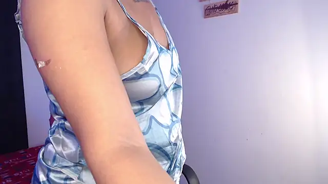 latin_riahnna_jp live cam on StripChat