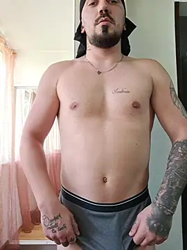 DoubleTroubleY live cam on StripChat