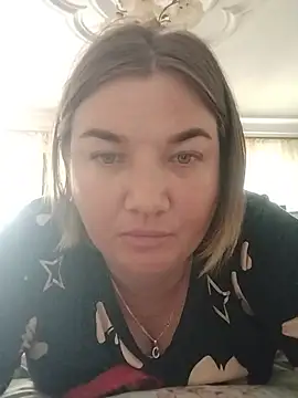MiyaOlliver live cam on StripChat