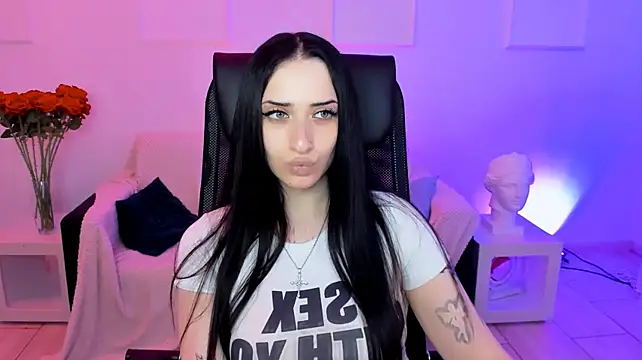 MonicaLowes live cam on StripChat
