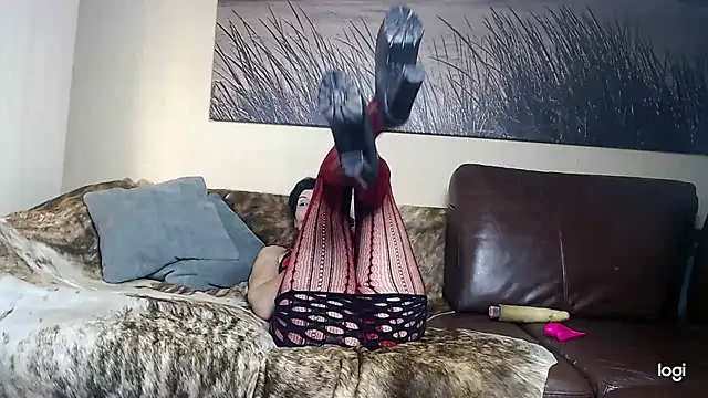 ElizabethLong live cam on StripChat