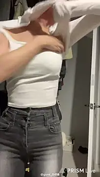 gumi_0418 live cam on StripChat
