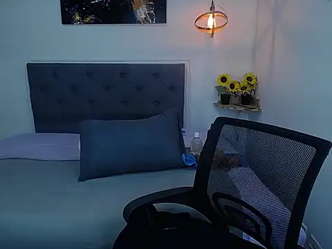 sasi_luna live cam on StripChat