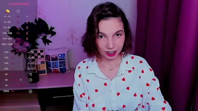 KindHazelHere_ live cam on StripChat