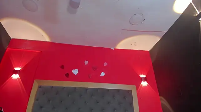 YayaHilton live sex cam