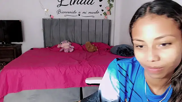 linda_brown_ live cam on StripChat