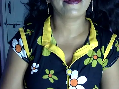 Zara_Sidd live cam on StripChat