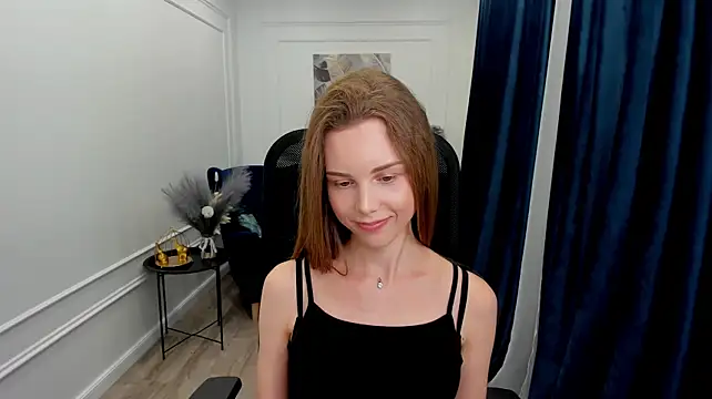 MileyWings live cam on StripChat