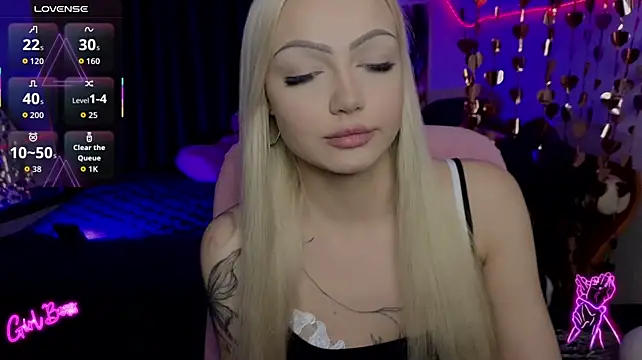 LinaLirian live cam on StripChat