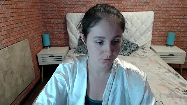 Holliy_Cooper live cam on StripChat