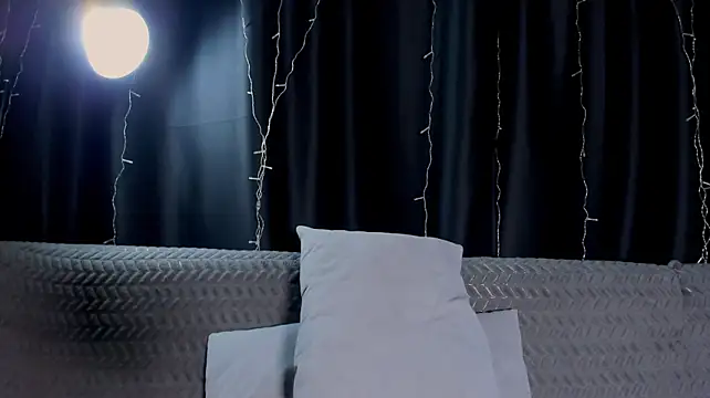 Eva_Re live cam on StripChat