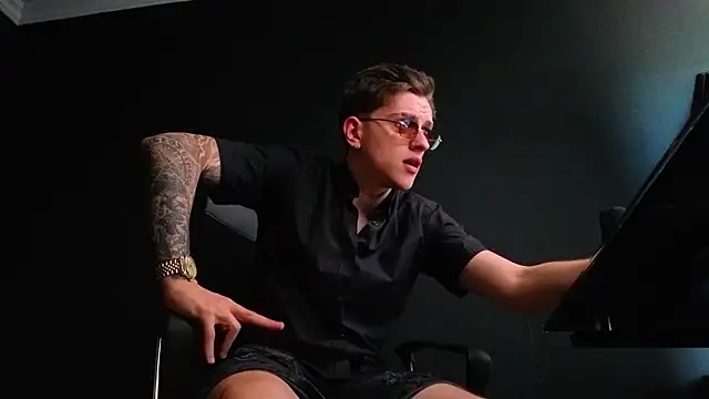 FelixStarkk live sex cam