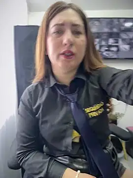 suzy-111 live cam on StripChat