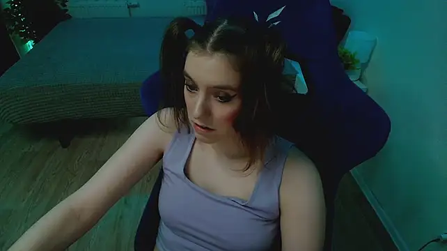 CranberryHot live cam on StripChat