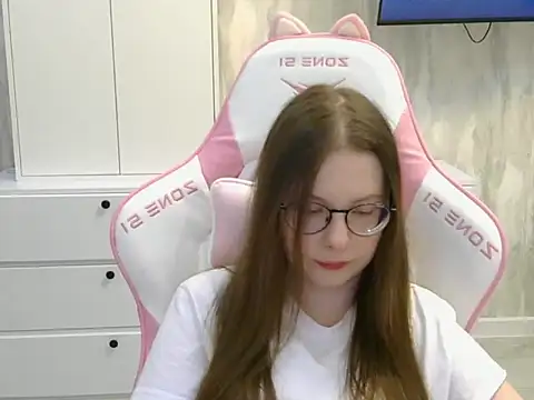 Elvirada live cam on StripChat