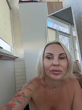 Hotnessi live sex cam