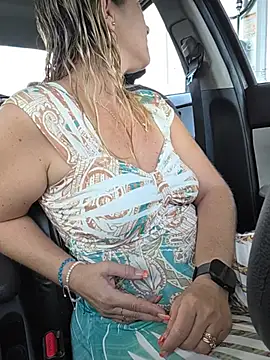 NikkiBlisss live sex cam