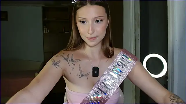 RuxaShade live cam on StripChat
