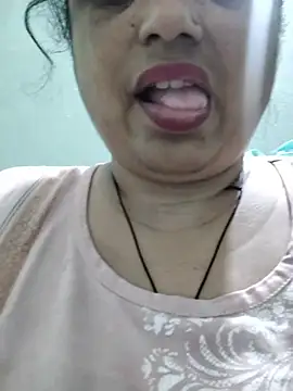 Hot_indian_Milf live cam on StripChat
