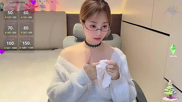 Amelie-_ live cam on StripChat