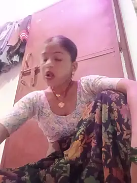 CHANDNi_700 live cam on StripChat