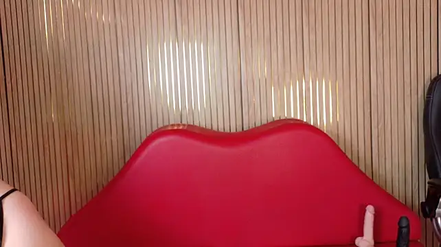 Nova_Lewis live cam on StripChat