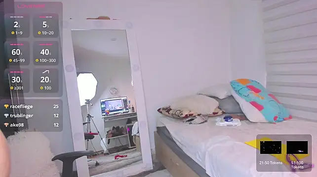 SharonVelvet live cam on StripChat