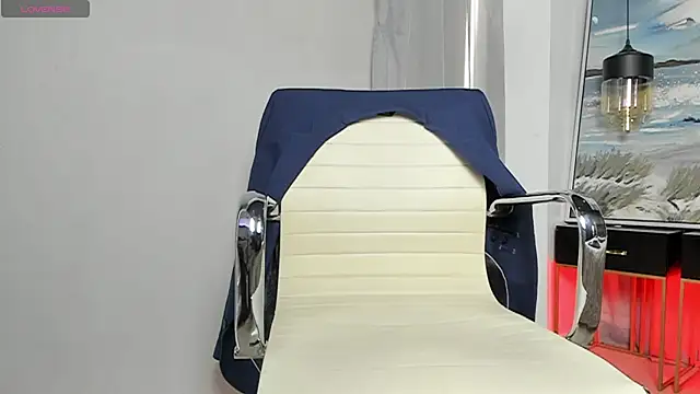 Lucii_fer_ live cam on StripChat