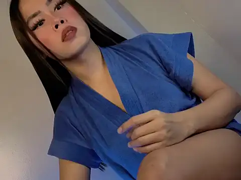 Seductive_Trans1 live cam on StripChat