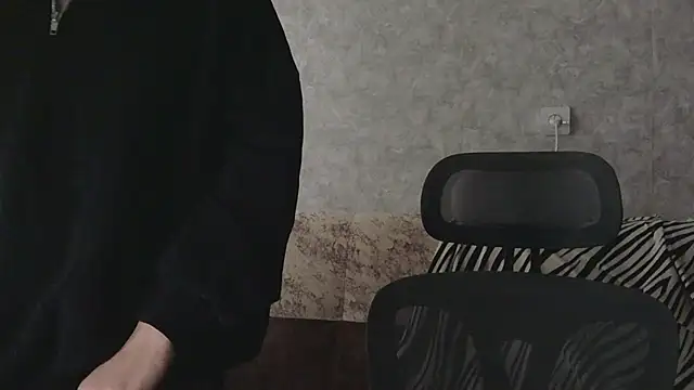 DolcezzaCream live cam on StripChat