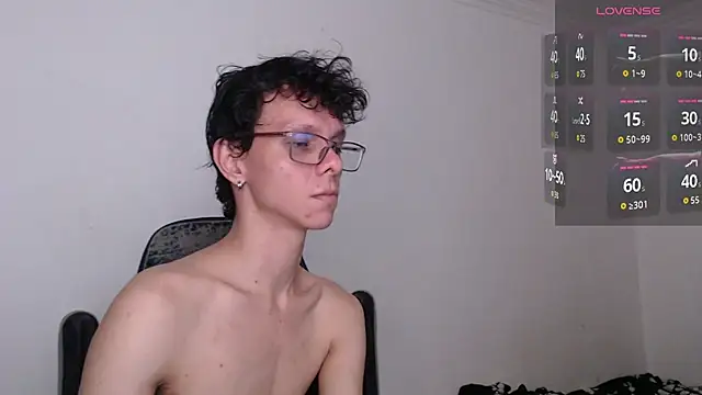 bryamado69 live cam on StripChat