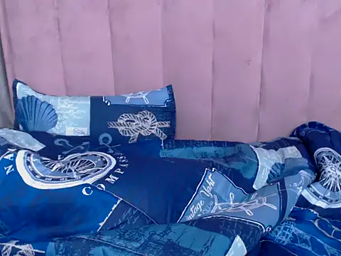 VibesCandyX live cam on StripChat