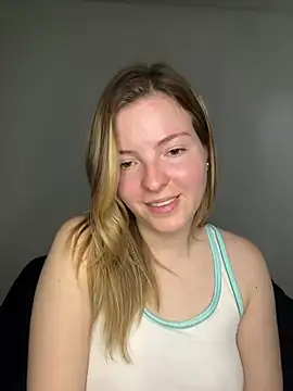 heyitskiara live cam on StripChat