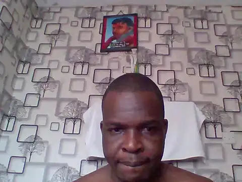 Chumba_001 live cam on StripChat