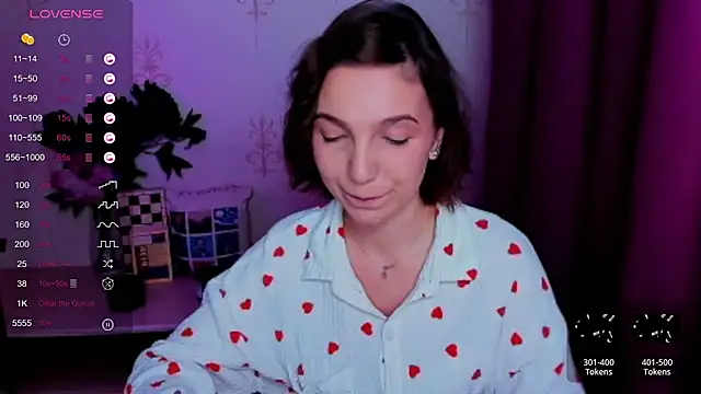 KindHazelHere_ live cam on StripChat