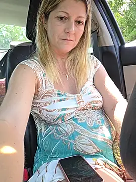 NikkiBlisss live sex cam