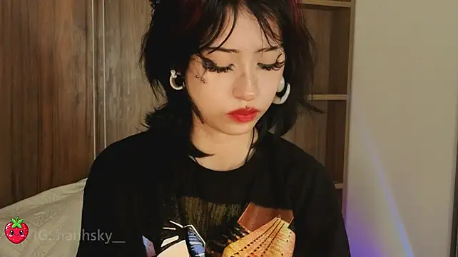 hannahsky_ (F teen) - blowjob saliva