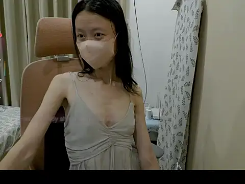 Lil-Cherry live cam on StripChat
