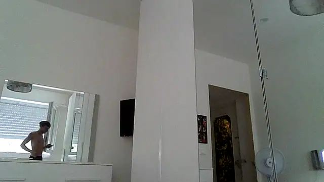 LaMaterialista live sex cam