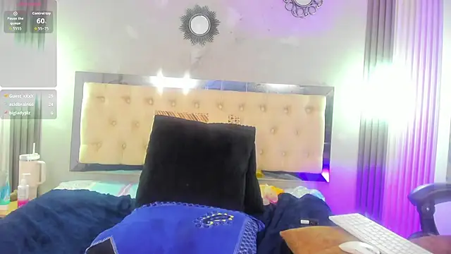 Evaa_white live cam on StripChat