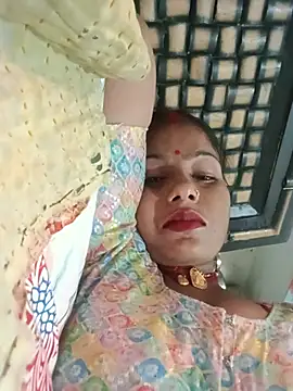 CHANDNi_700 live cam on StripChat