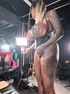 DarkDea live cam on StripChat