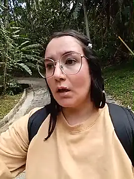 SaloGray8 live cam on StripChat