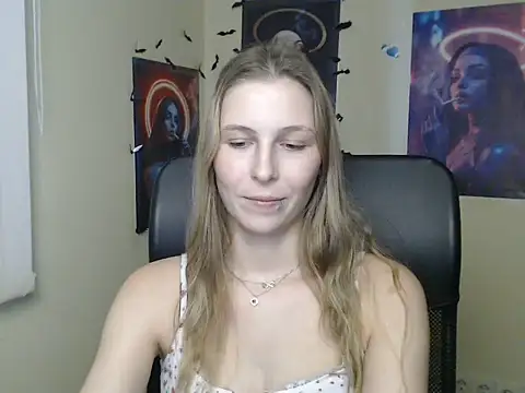 StrangerGi live cam on StripChat