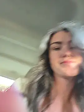 Lilmissvyx live sex cam