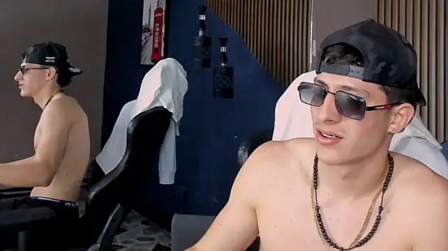 TheGhostforeeonss live cam on StripChat